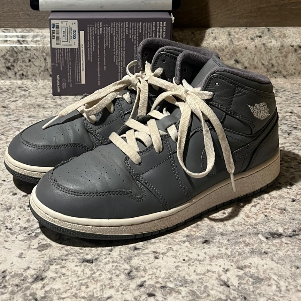 Jordan 1 retro Cool Grey